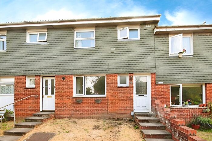 4 Bedroom Terraced House To Rent In Falcon Road, Guildford, Surrey, GU1