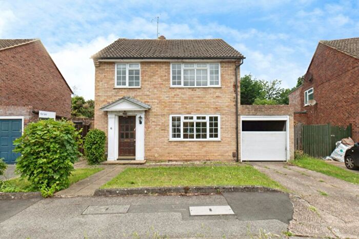 3 Bedroom Detached House For Sale In Wilton Place, New Haw, Addlestone, Surrey, KT15