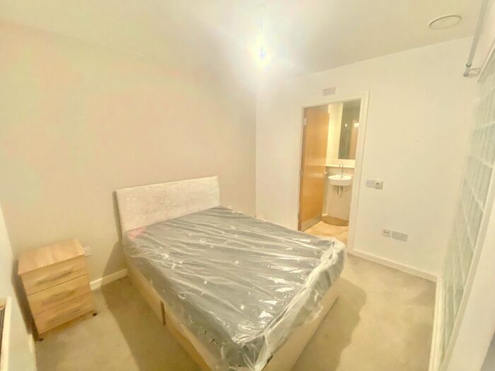 2 Bedroom Flat To Rent In St Martins Gate, Birmingham City Centre, B2