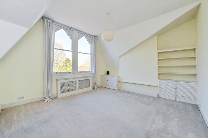 1 Bedroom Flat To Rent In Queenstown Road, Diamond Conservation Area, London, SW8