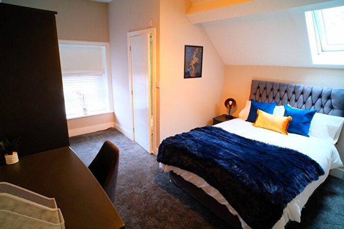 15 Bedroom Semi-Detached House To Rent In A Castle Street, Bolton, BL2