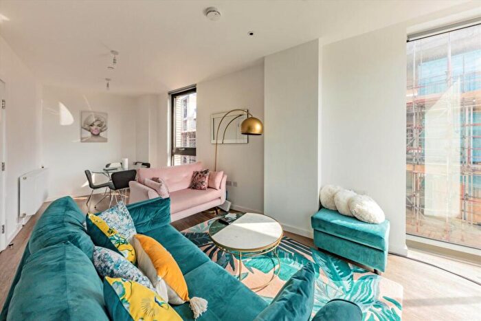 1 Bedroom Flat To Rent In Macclesfield Road, Clerkenwell, EC1V