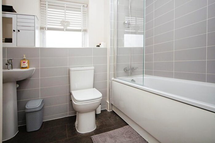 1 Bedroom Flat For Sale In Anton Close, Rugby, CV21