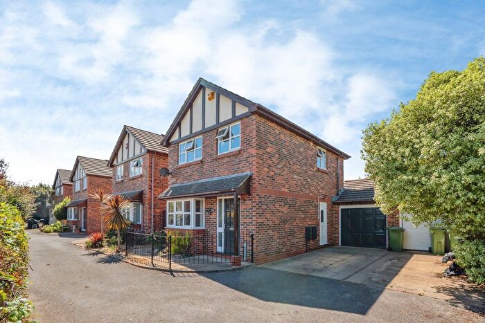 3 Bedroom Detached House For Sale In Cheviot Green, Warsash, Southampton, Hampshire, SO31
