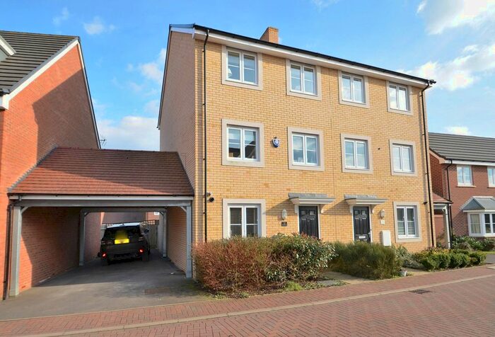 4 Bedroom Semi-Detached House To Rent In Sumatra Crescent, Bletchley, MK3