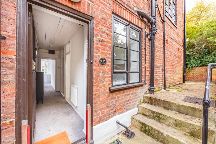 1 Bedroom Flat To Rent In Belsize Court, Wedderburn Road, NW3