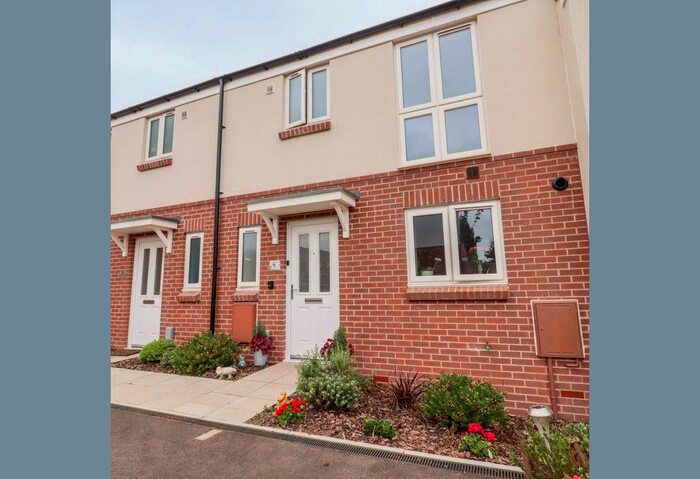 3 Bedroom Terraced House To Rent In Woodpecker Close, Lydney, Gloucestershire, GL15