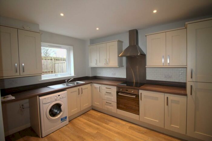 3 Bedroom Semi-Detached House To Rent In Ashcroft Mews, S66