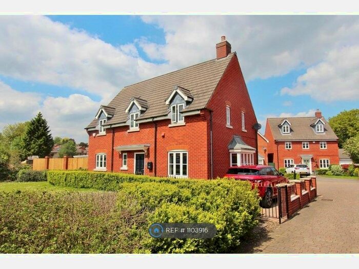 4 Bedroom Detached House To Rent In Paddock Close, Wilnecote, Tamworth B77