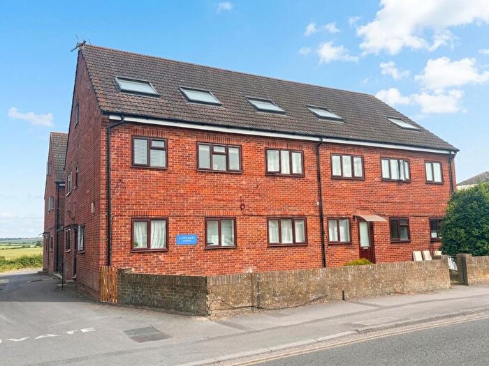 2 Bedroom Flat For Sale In Bulford Road, Durrington, SP4