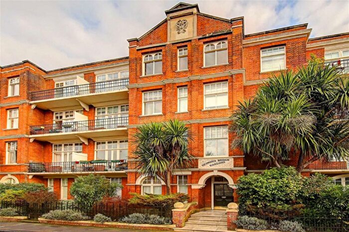 3 Bedroom Flat To Rent In Willoughby Road, Twickenham, TW1