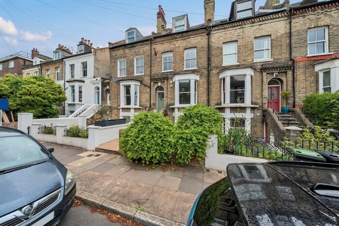 2 Bedroom Flat To Rent In Regina Road London, N4