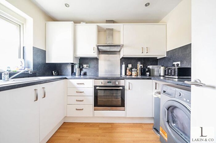 1 Bedroom Flat To Rent In Hetherington Way, Ickenham, Uxbridge, UB10