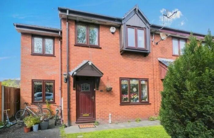 4 Bedroom Semi-Detached House To Rent In Peacehaven Close, Liverpool, L16