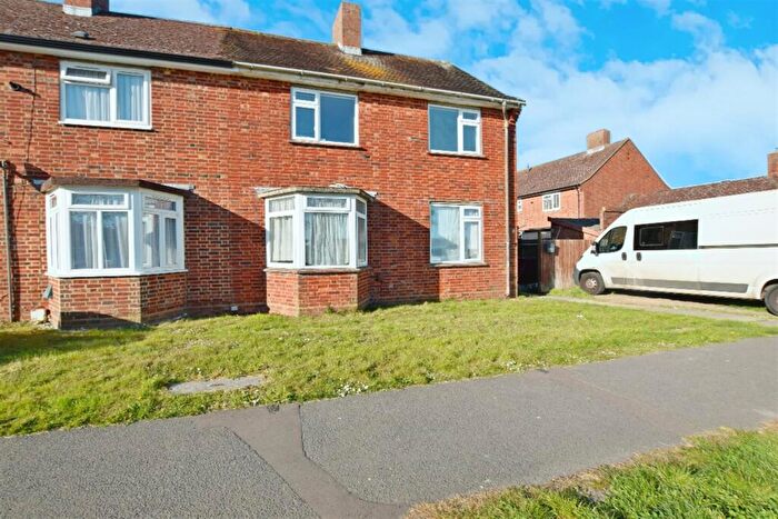 3 Bedroom Semi-Detached House To Rent In Hay Road, Chichester, PO19