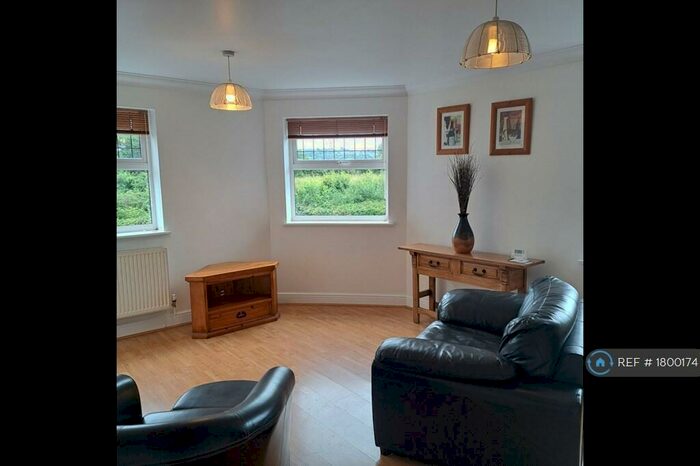 2 Bedroom Flat To Rent In The Strone, Apperley Bridge, Bradford, BD10