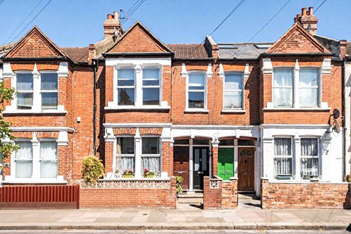 2 Bedroom Flat For Sale In Woodbury Street, London, SW17