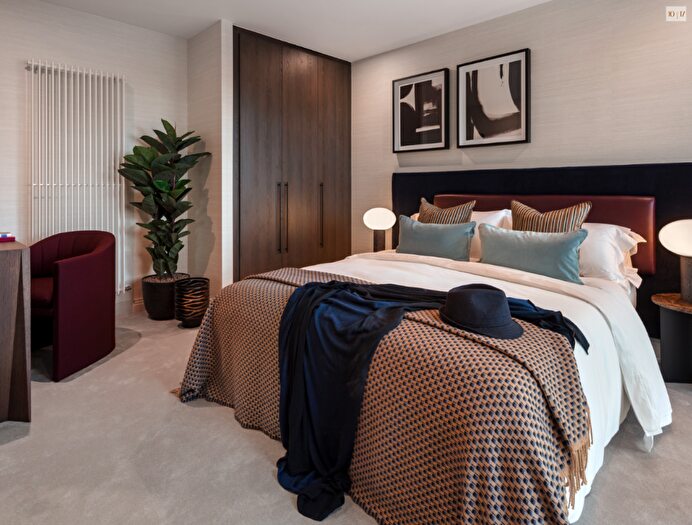 3 Bedroom Apartment For Sale In Queen's Cross, London, E16
