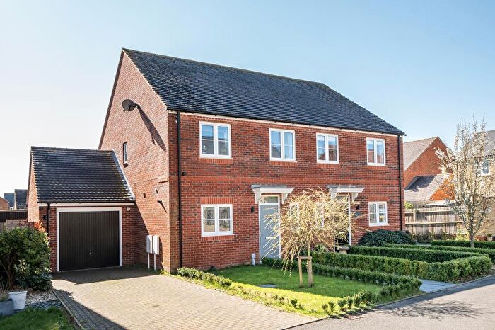 3 Bedroom Semi Detached House For Sale In Whitaker Lane, Bampton, Oxfordshire, OX18