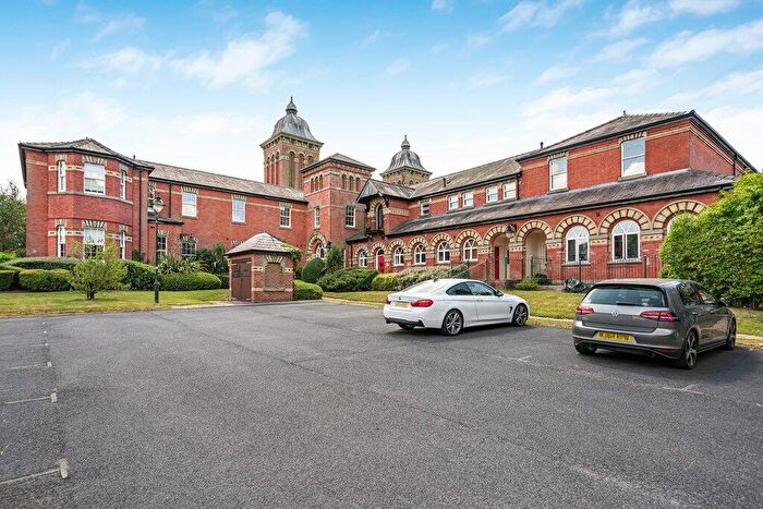 2 Bedroom Apartment For Sale In The Towers, Macclesfield, SK10