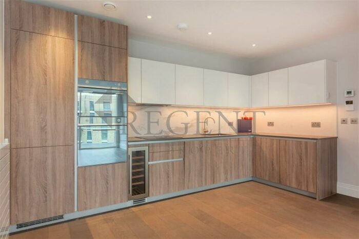 2 Bedroom Apartment To Rent In Hamond Court, Kingston Upon Thames, KT2