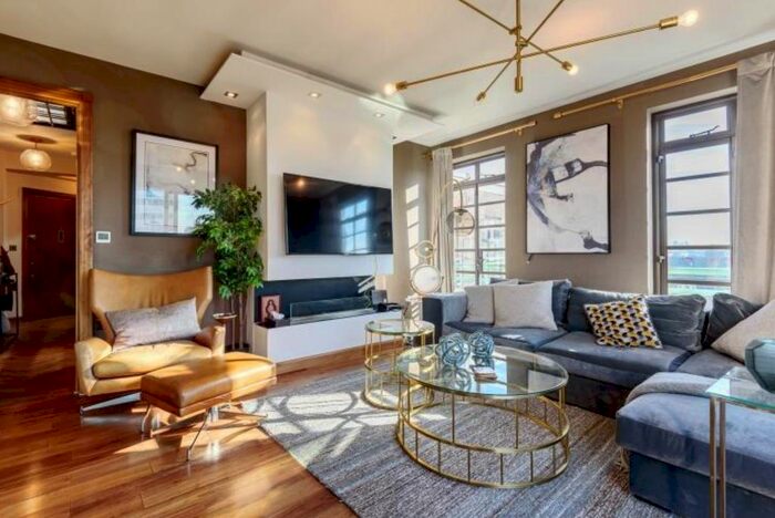 3 Bedroom Flat To Rent In Dorset House, Gloucester Place, Marylebone, London, NW1