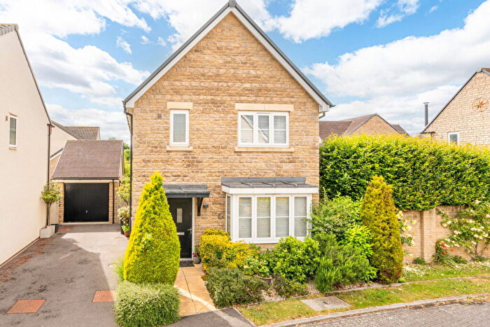 3 Bedroom Detached House For Sale In Carnival Close, Malmesbury, SN16