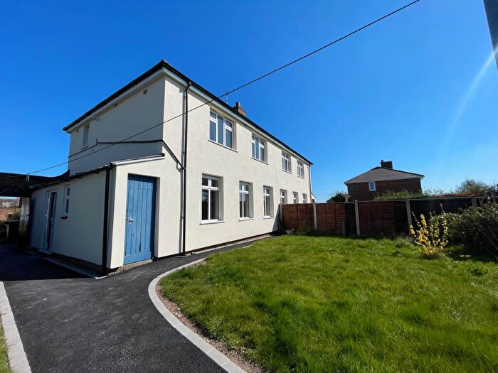 3 Bedroom House To Rent In Buxton Avenue, Fazeley, B78