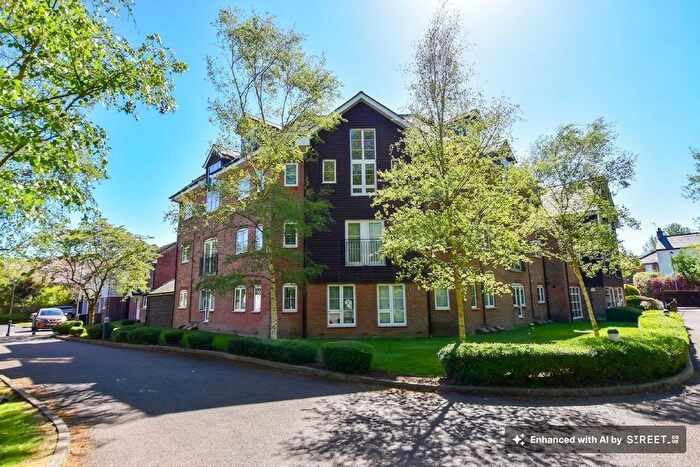2 Bedroom Property For Sale In Wharf Way, Hunton Bridge, WD4