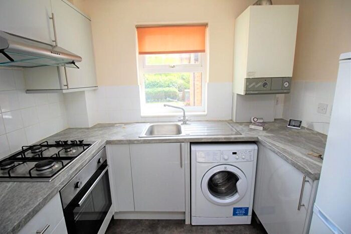 2 Bedroom Flat To Rent In Flat, Rothsay Road, MK40