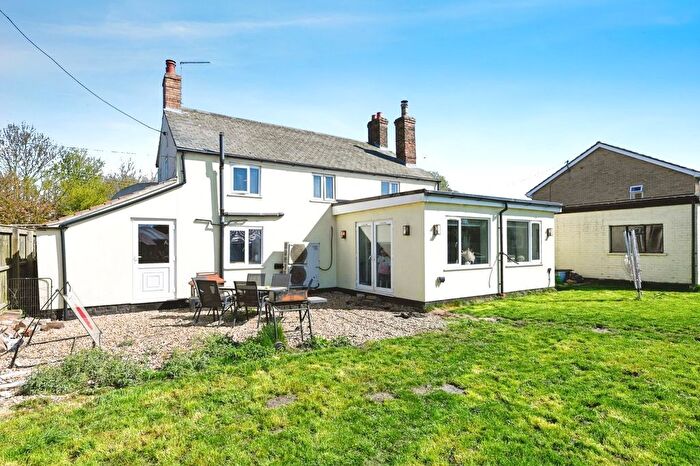 4 Bedroom Detached House For Sale In Isle Road, Outwell, Wisbech, PE14