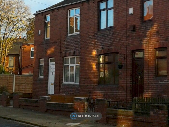 2 Bedroom End Of Terrace House To Rent In Arlington Street, Wakefield, WF1