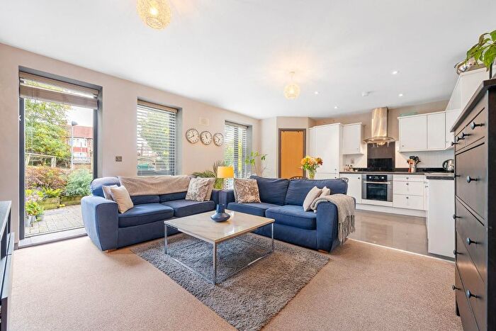 3 Bedroom Flat For Sale In Tulse Hill, SW2