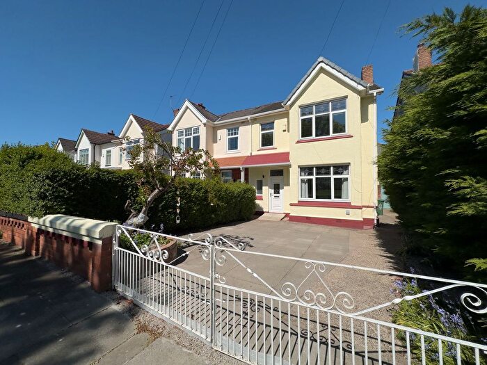 4 Bedroom Semi-detached House For Sale In Sefton Road, Wirral, CH62