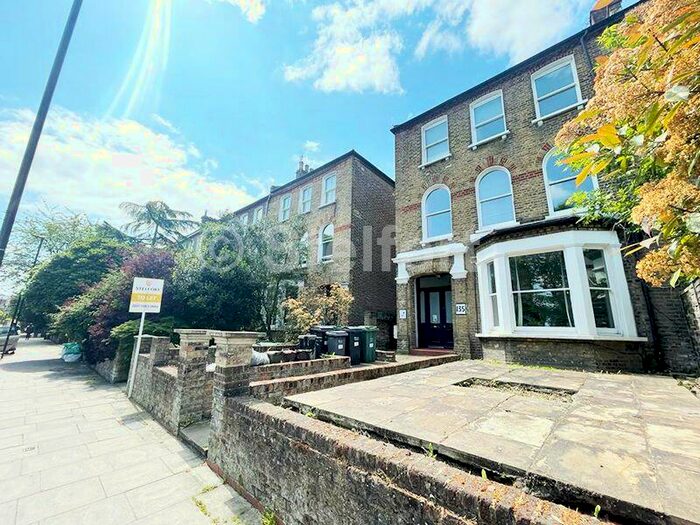3 Bedroom Flat To Rent In Brecknock Road, London, N19