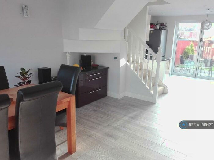 3 Bedroom Terraced House To Rent In Heol Dewi Sant, Cardiff, CF14