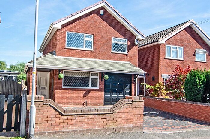3 Bedroom Detached House To Rent In Cross Street, Burntwood, WS7