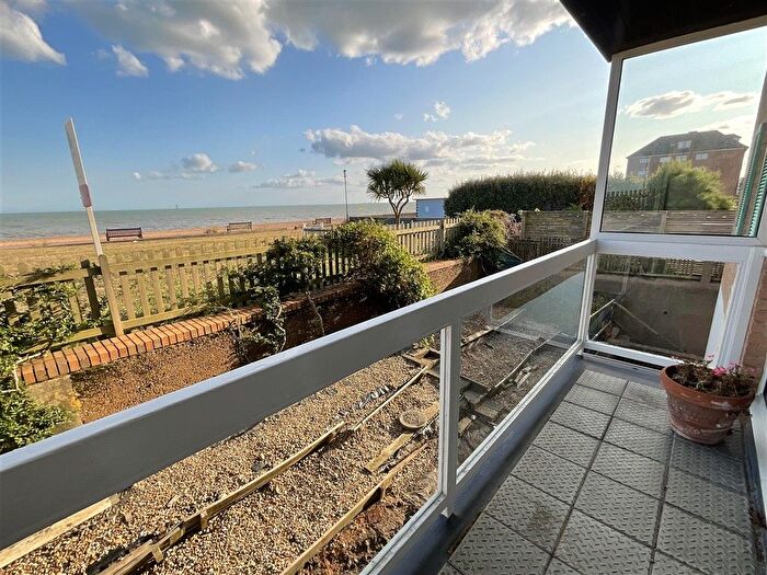 3 Bedroom Flat For Sale In South Road, Hythe, Kent, CT21
