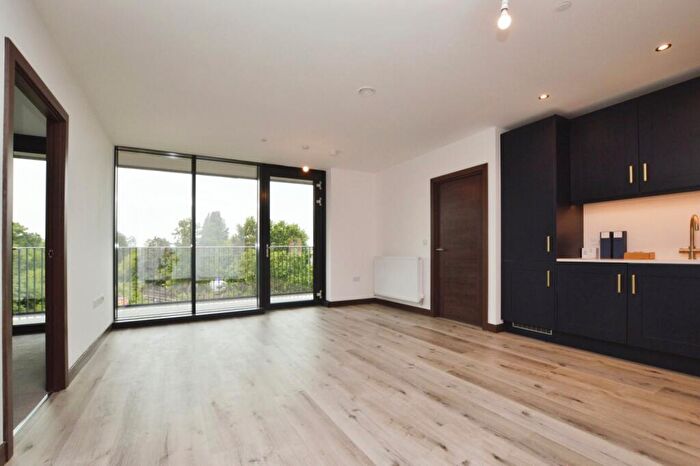 2 Bedroom Flat To Rent In Batik Road Lower Sydenham, SE26