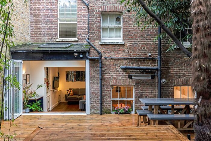 2 Bedroom Flat For Sale In Camden Street, Camden, London, NW1