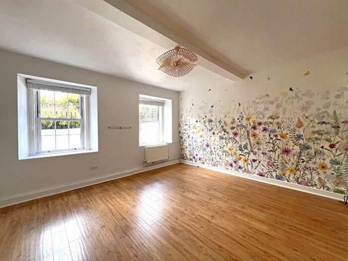 2 Bedroom Flat To Rent In Pilrig Street, Leith Walk, Edinburgh, EH6