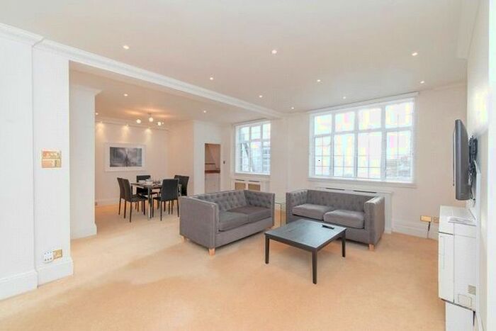 3 Bedroom Flat To Rent In Strathmore Court, Park Road, NW8