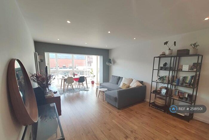 2 Bedroom Flat To Rent In Ensign Street, London, E1
