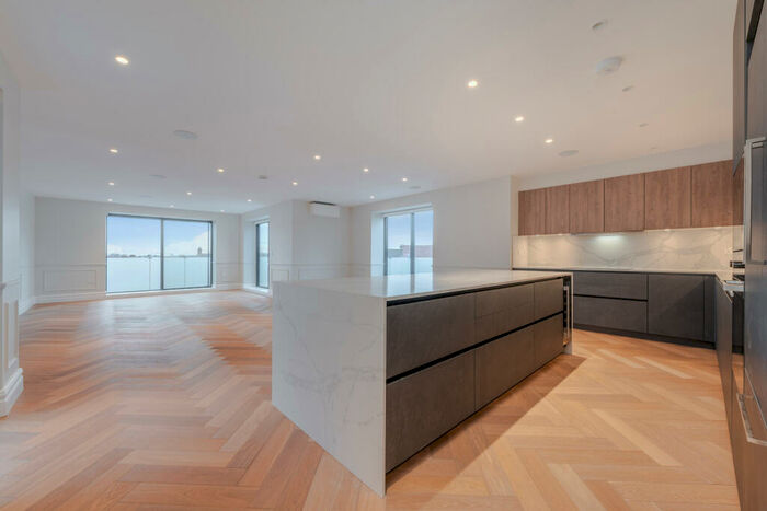 3 Bedroom Apartment To Rent In Temple Fortune Lane, Temple Fortune, NW11