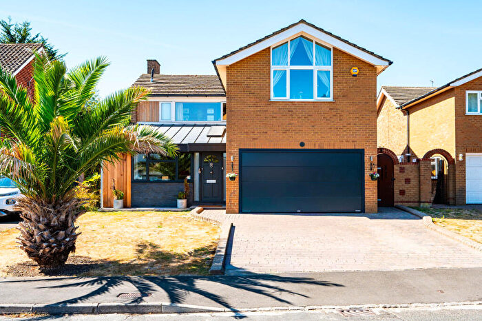 5 Bedroom Detached House For Sale In Cleveland Gardens, Worcester Park, KT4
