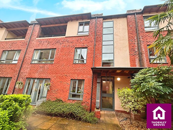 2 Bedroom Flat To Rent In Upper Park Road, Manchester, Greater Manchester, M14