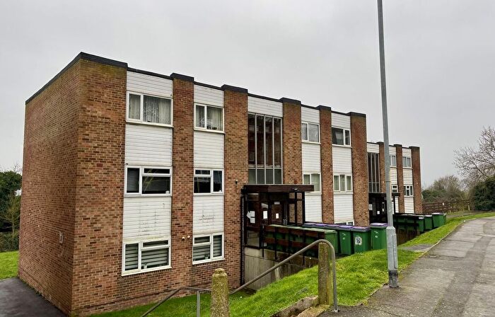 2 Bedroom Flat To Rent In Holywell Avenue, Folkestone, Kent, CT19