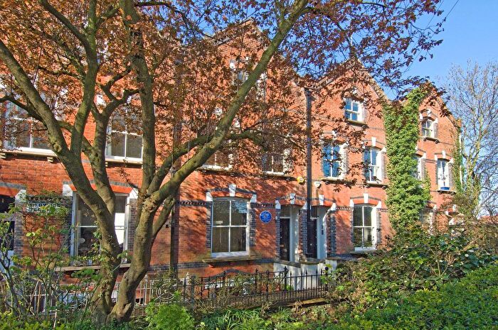 3 Bedroom Terraced House For Sale In Wildwood Terrace, Hampstead, London, NW3