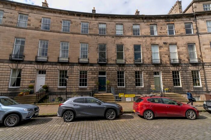 2 Bedroom Flat To Rent In Royal Circus, Stockbridge, Edinburgh, EH3