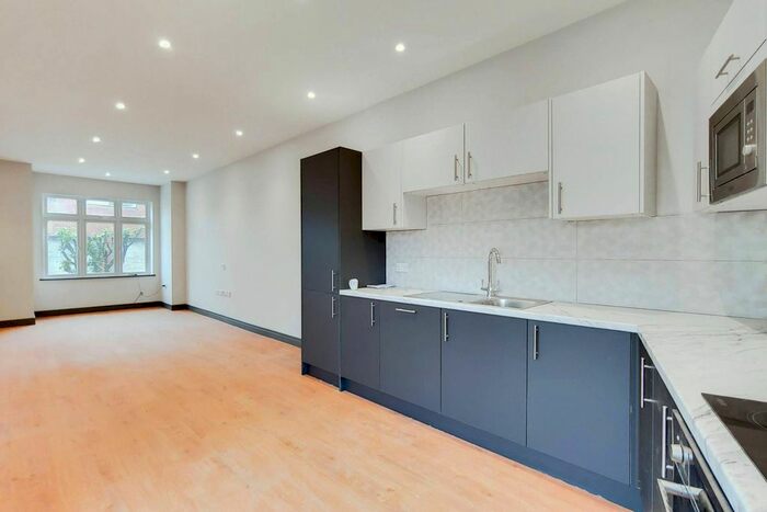 3 Bedroom Terraced House To Rent In Fairview Road, Norbury, London, SW16